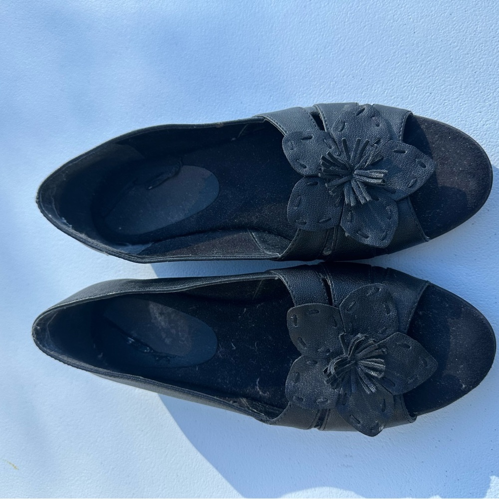 AEROSOLES Black Flats with Floral Accent